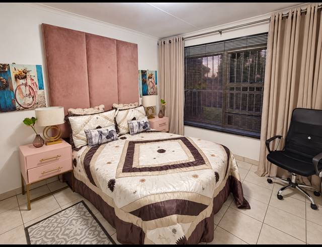 2 BEDROOM TOWNHOUSE FOR SALE IN WALDRIFT